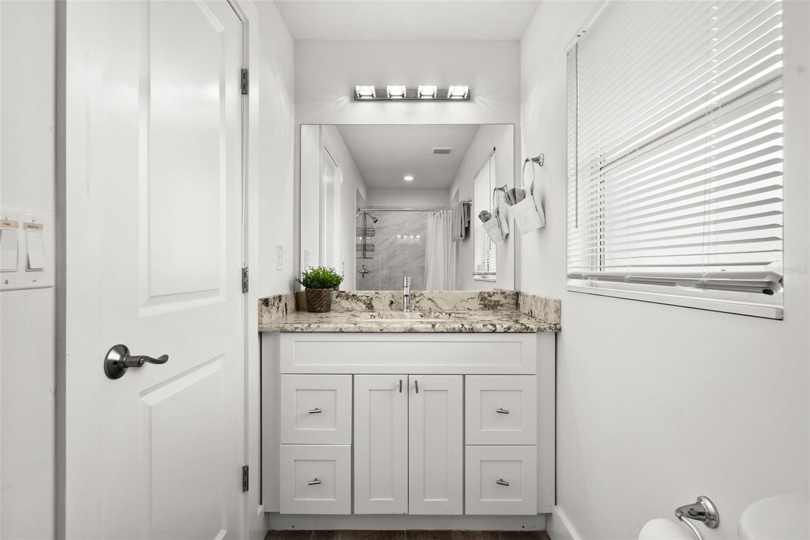 Image 19 of 49 For 5122 3rd Avenue