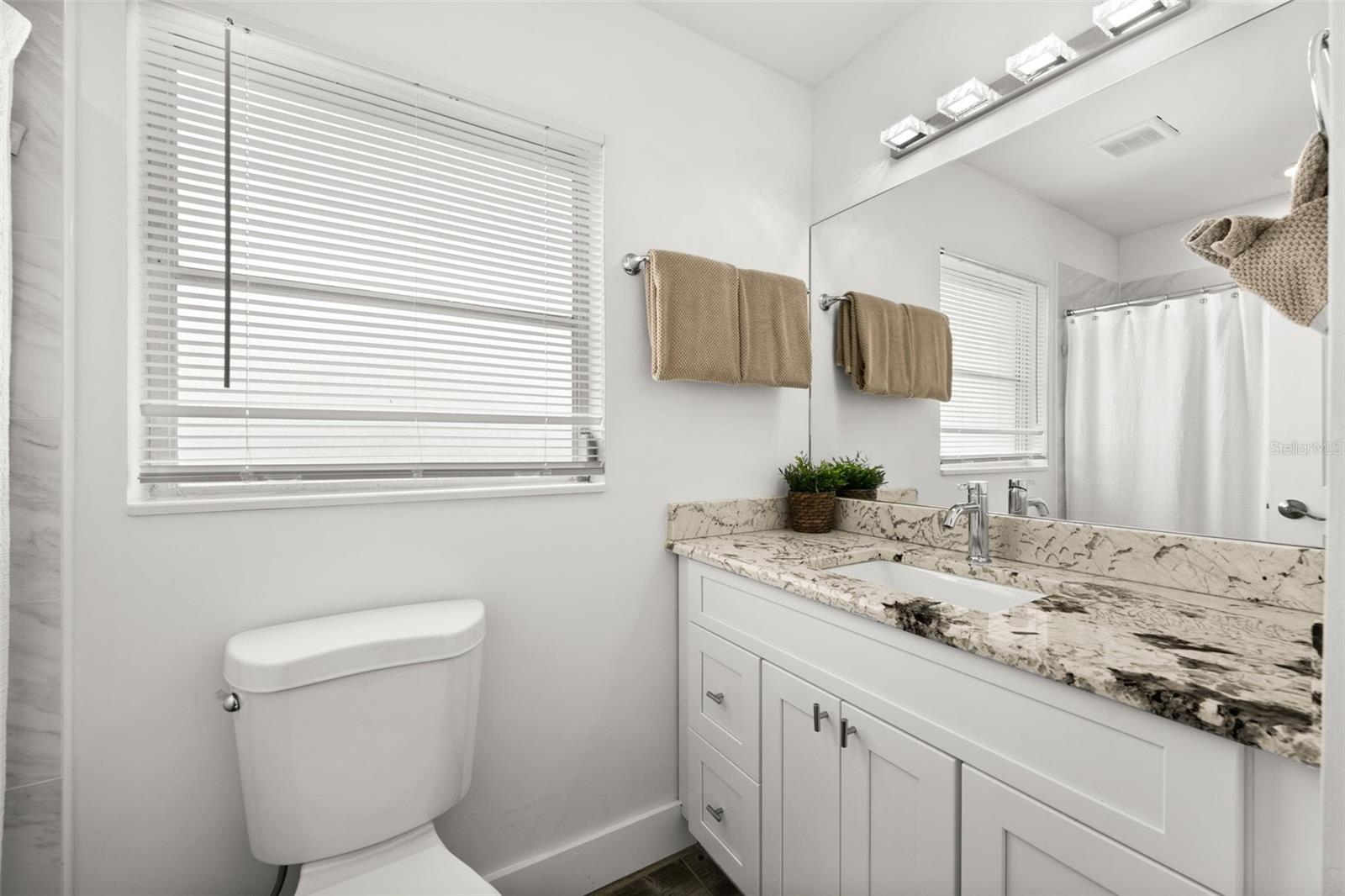 Image 21 of 49 For 5122 3rd Avenue