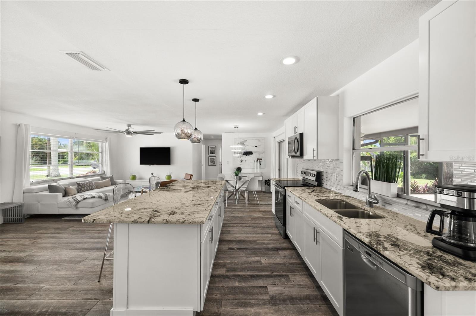 Image 8 of 49 For 5122 3rd Avenue