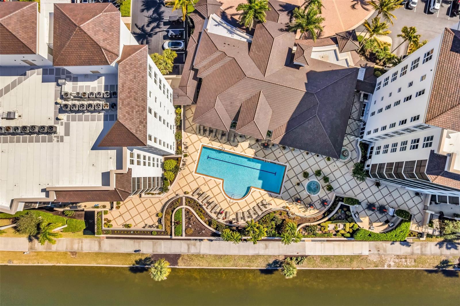 Image 20 of 78 For 3333 Sunset Key Circle 204