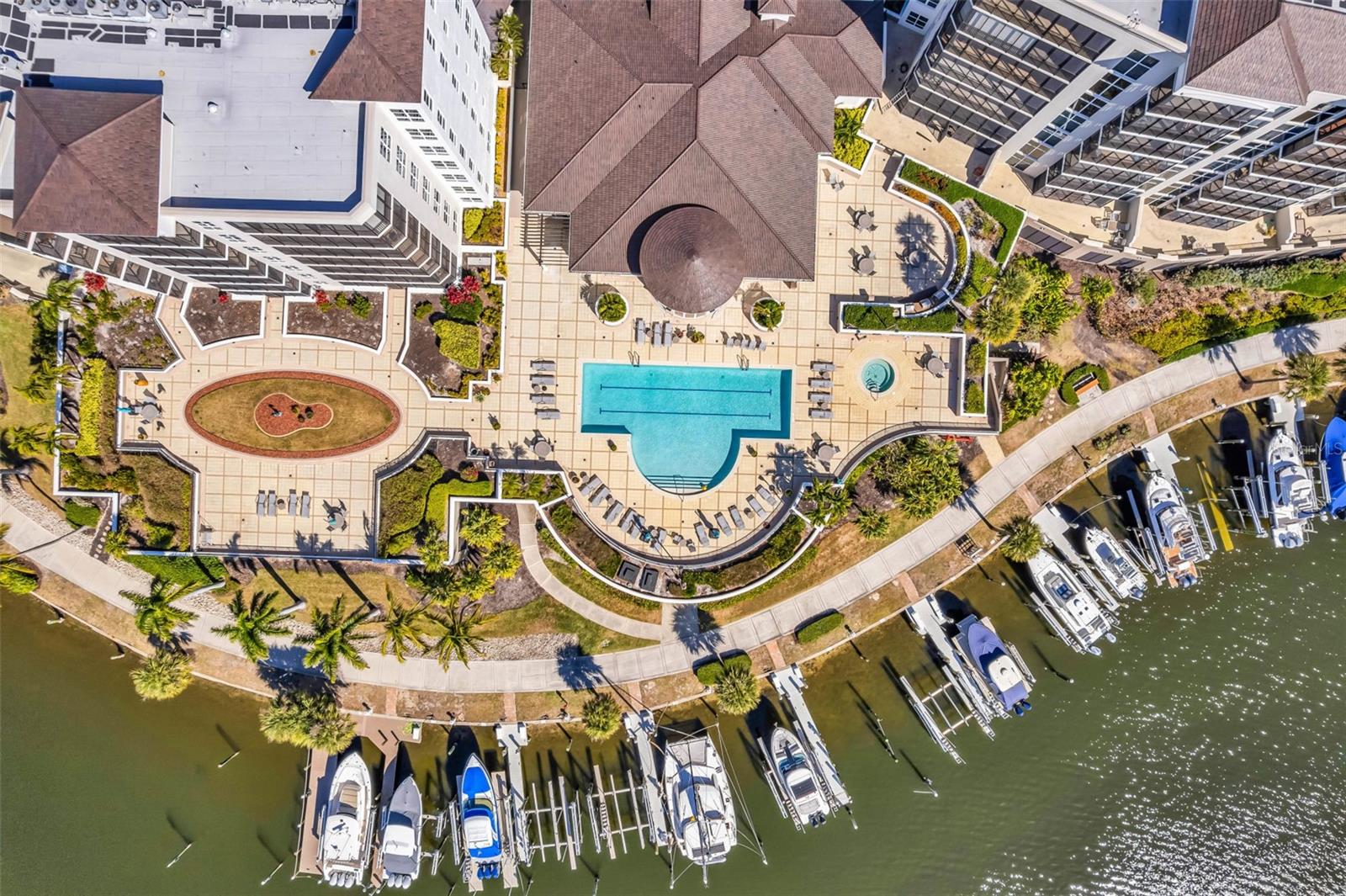 Image 33 of 78 For 3333 Sunset Key Circle 204