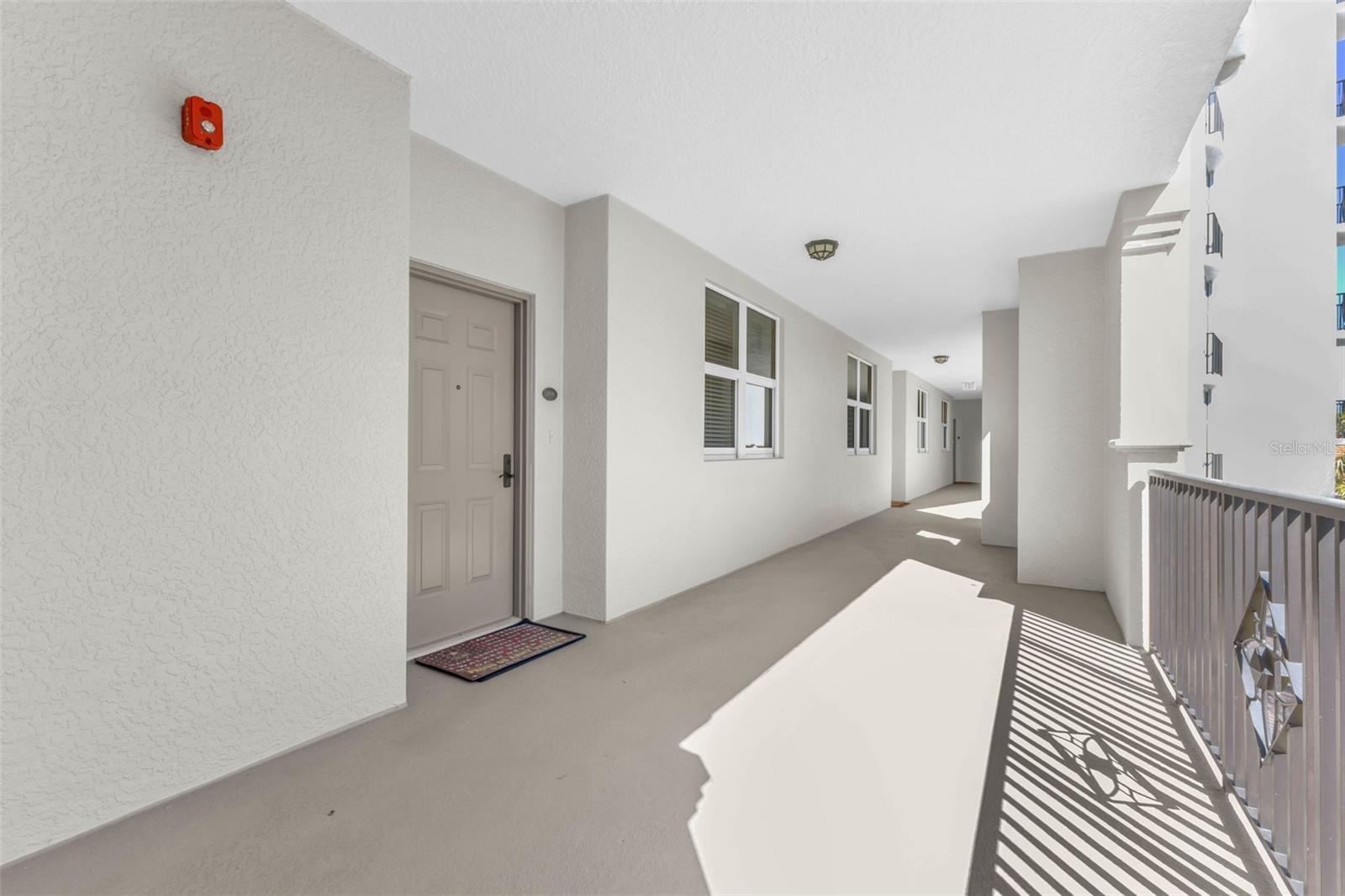 Image 36 of 78 For 3333 Sunset Key Circle 204