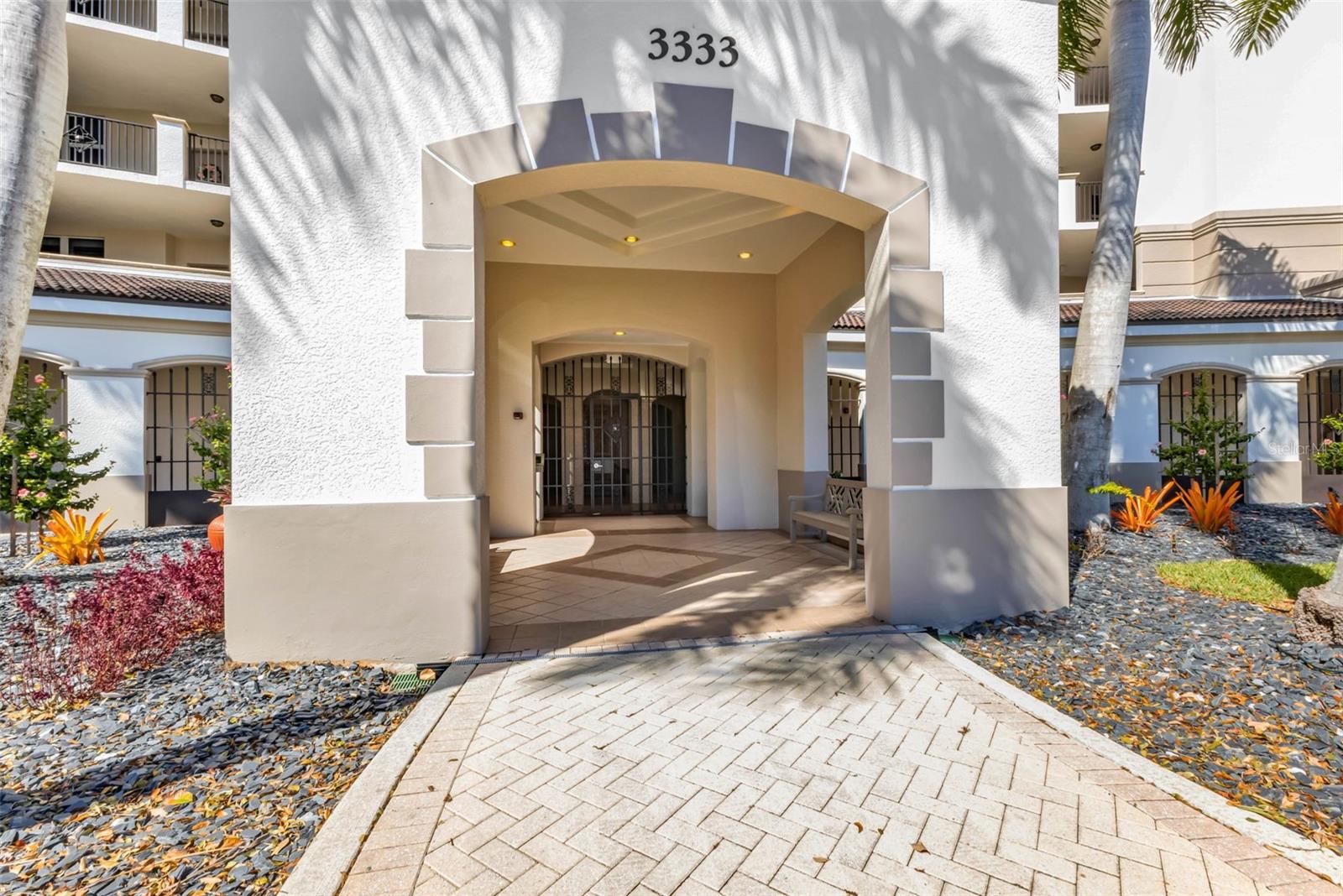 Image 37 of 78 For 3333 Sunset Key Circle 204