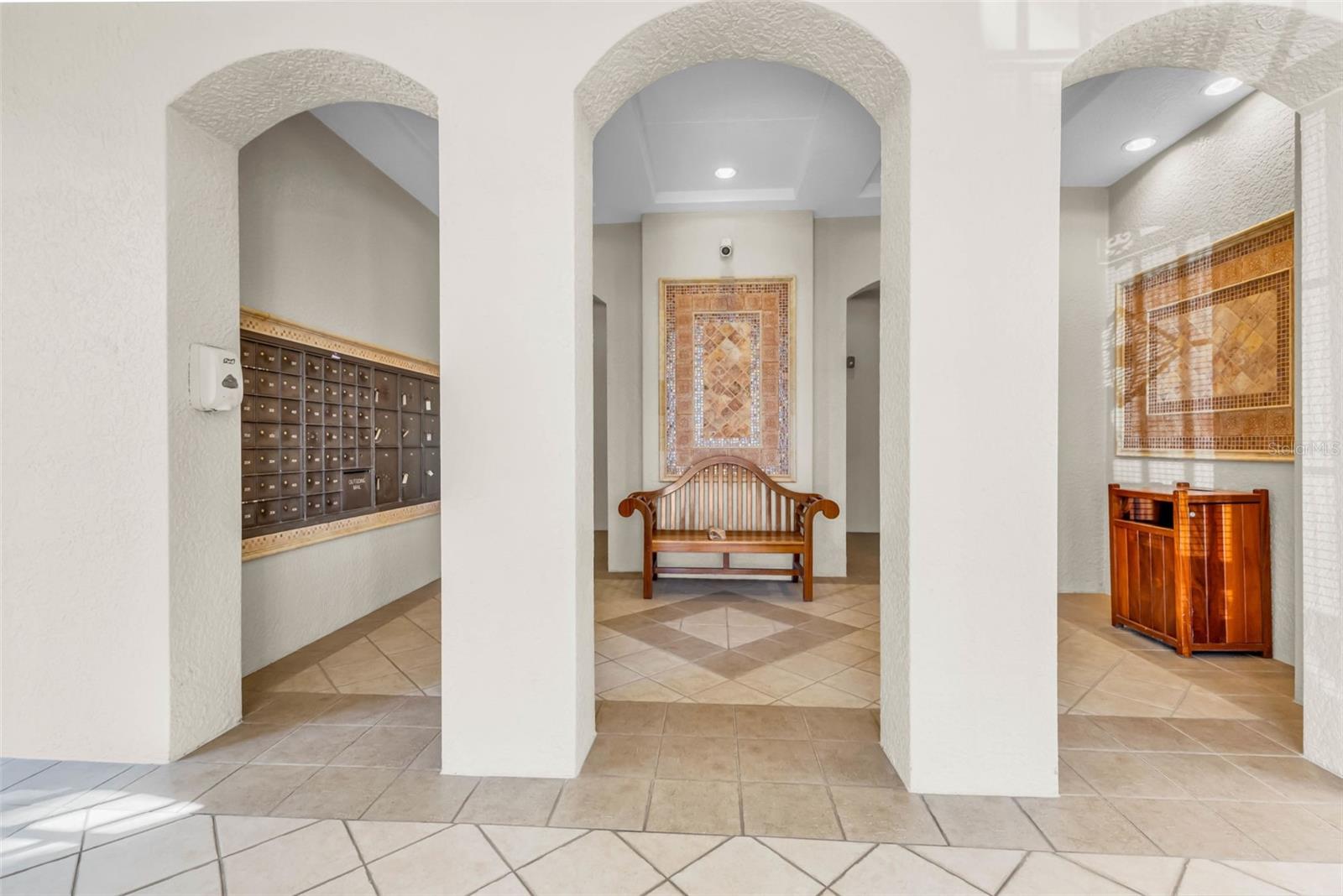 Image 38 of 78 For 3333 Sunset Key Circle 204