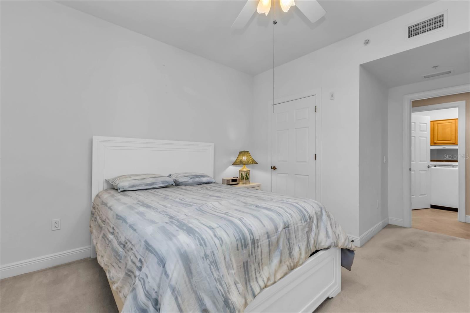 Image 39 of 78 For 3333 Sunset Key Circle 204