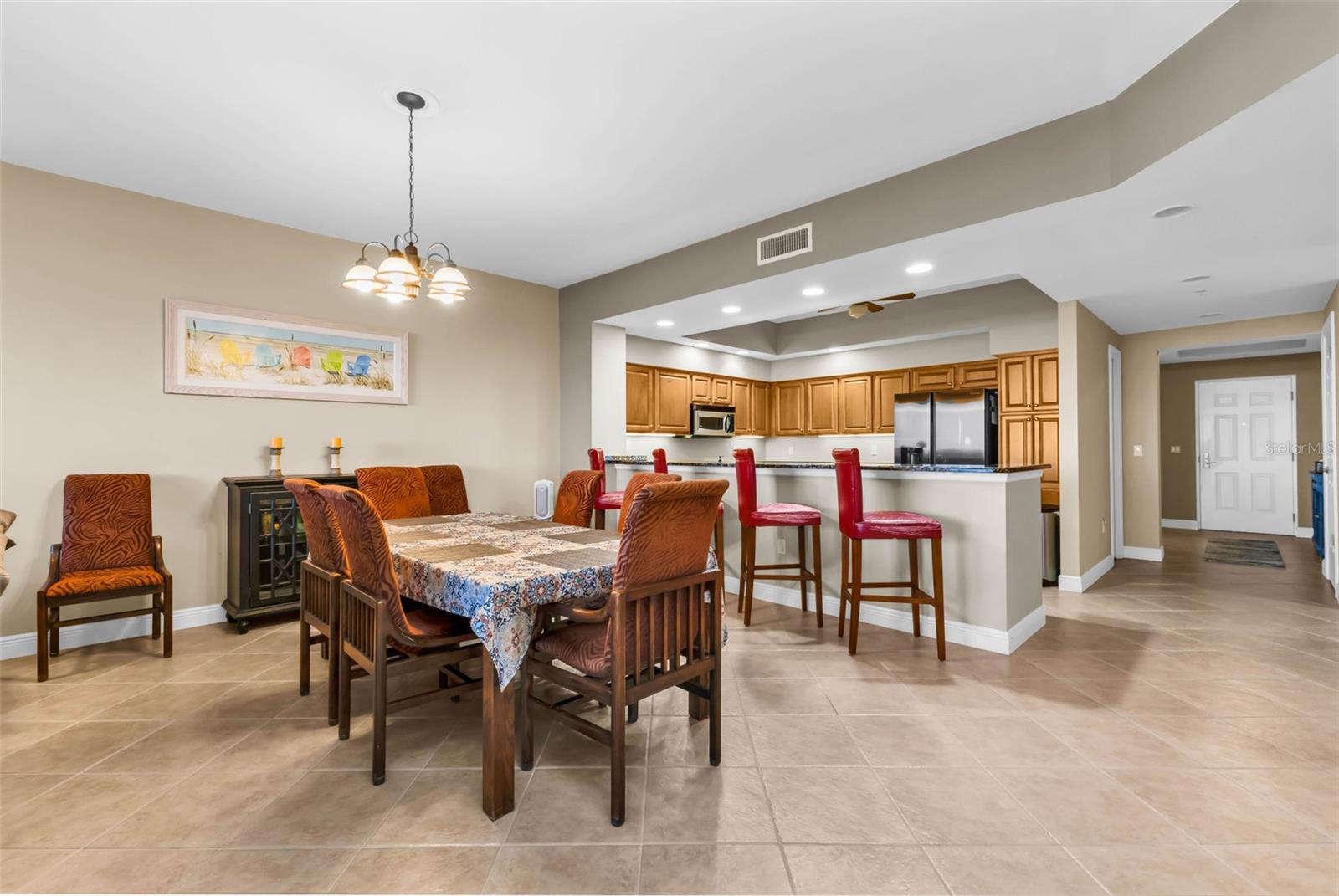 Image 42 of 78 For 3333 Sunset Key Circle 204