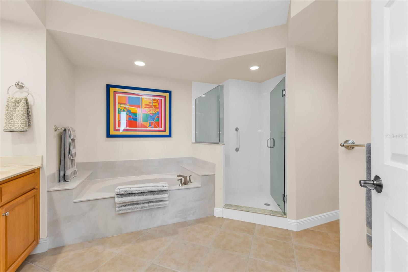 Image 48 of 78 For 3333 Sunset Key Circle 204