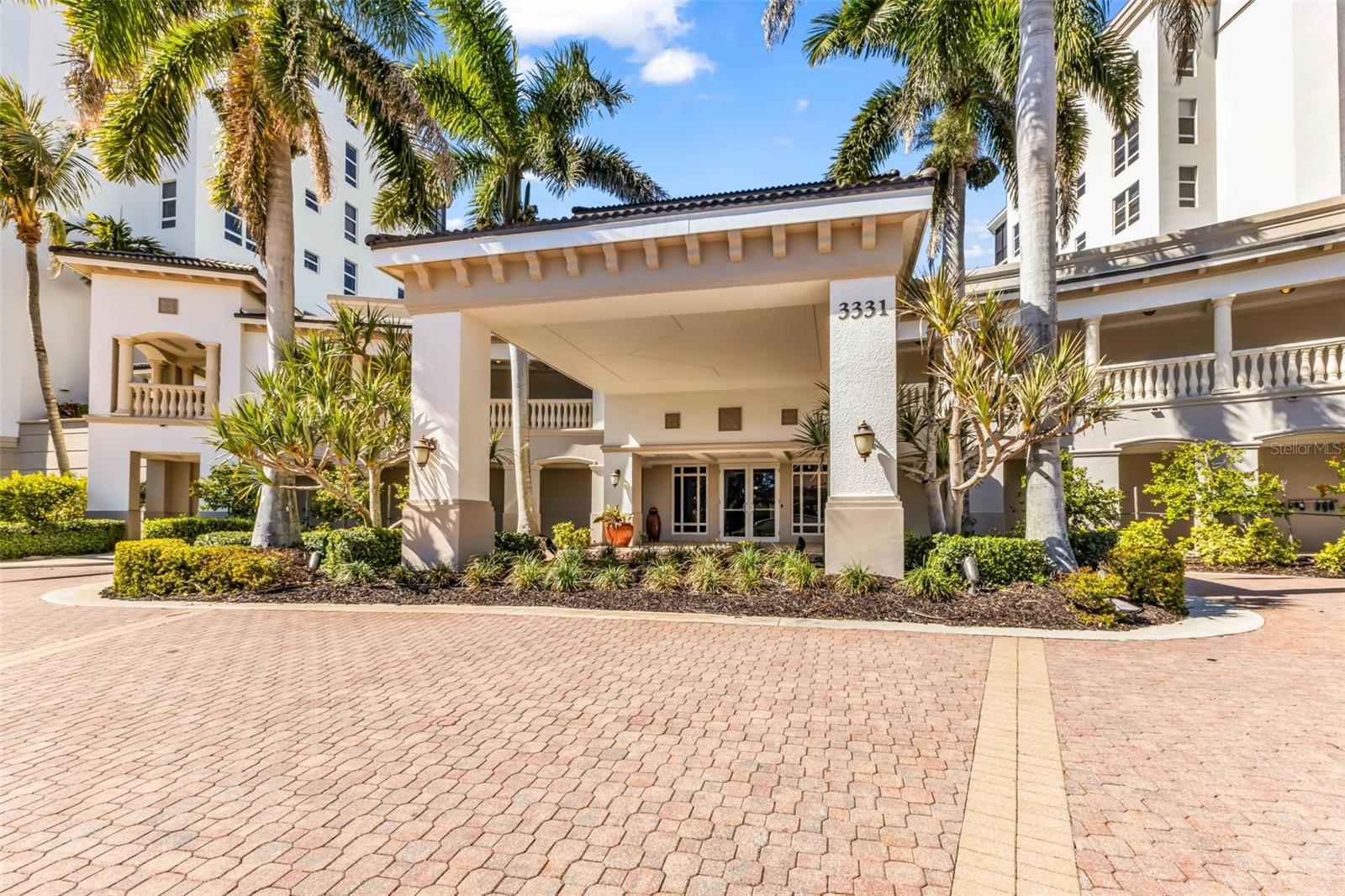 Image 63 of 78 For 3333 Sunset Key Circle 204