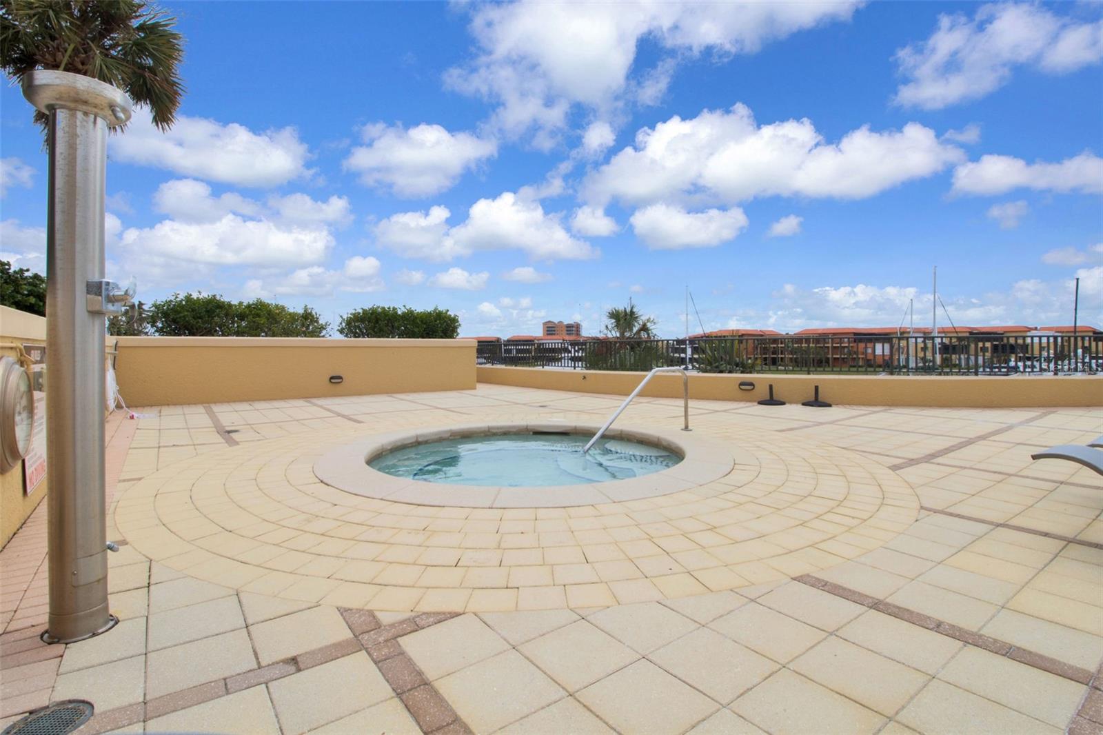 Image 65 of 78 For 3333 Sunset Key Circle 204