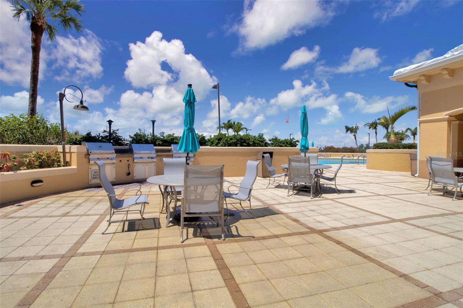 Image 68 of 78 For 3333 Sunset Key Circle 204