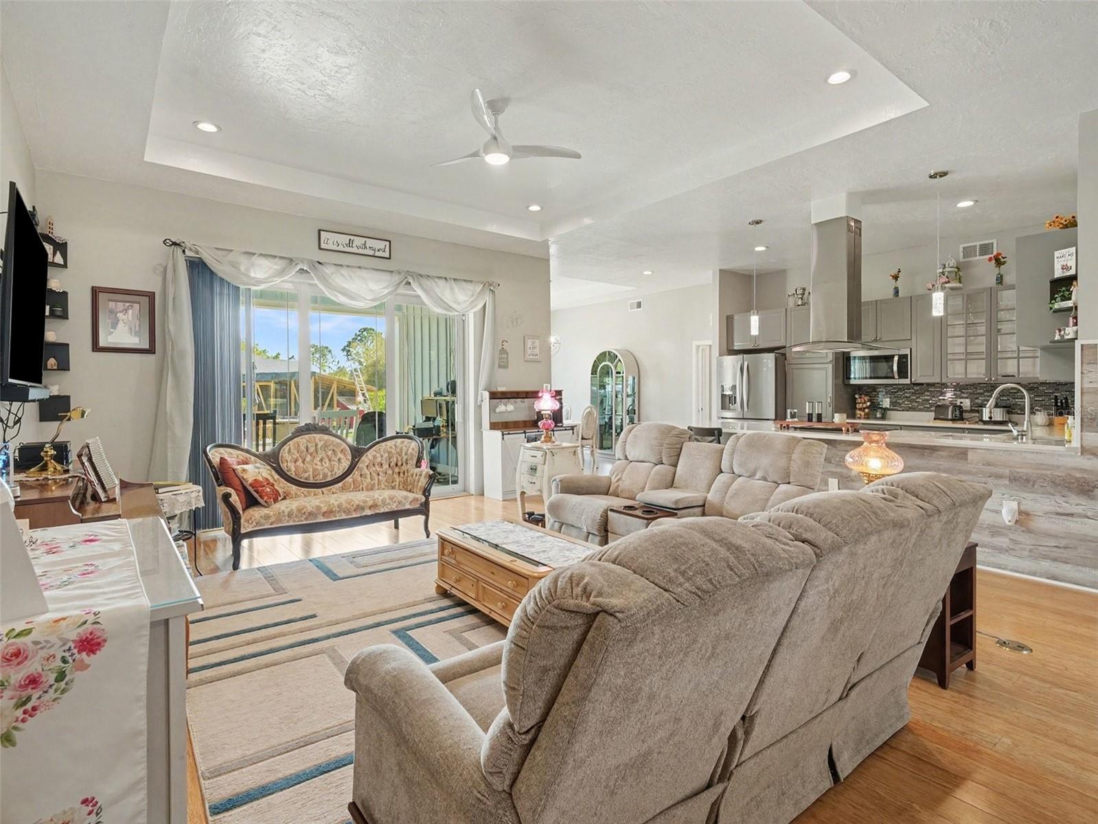 Image 11 of 36 For 306 Calendar Street