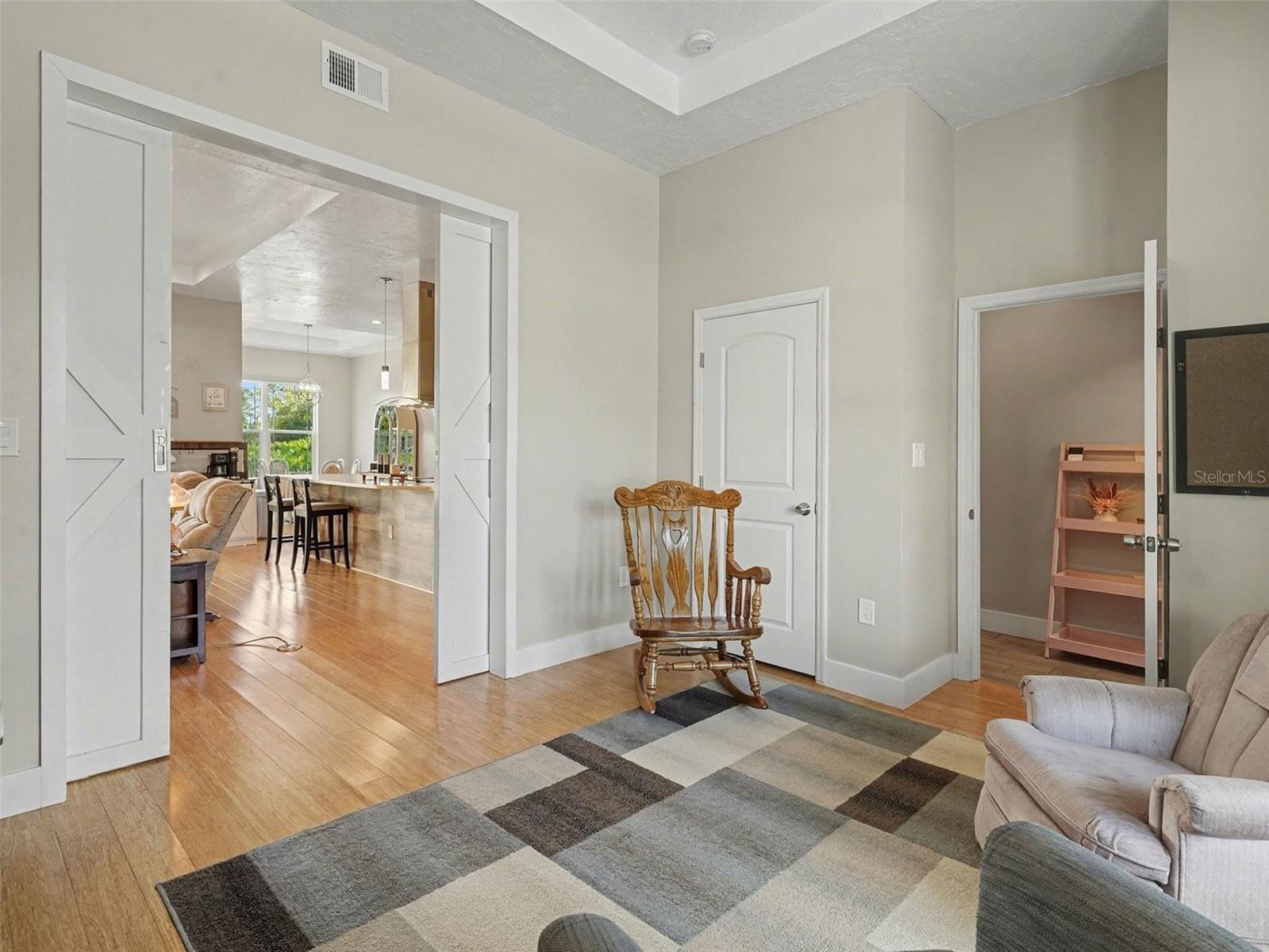 Image 19 of 36 For 306 Calendar Street