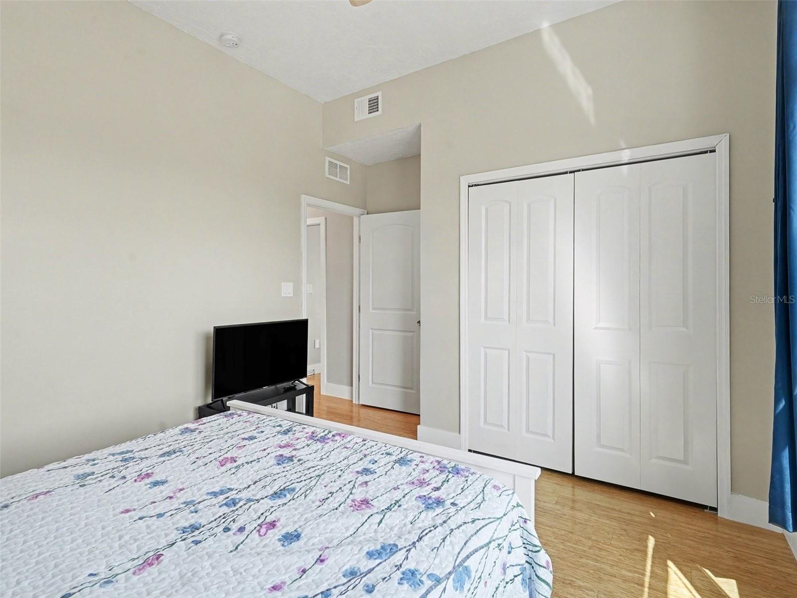 Image 28 of 36 For 306 Calendar Street