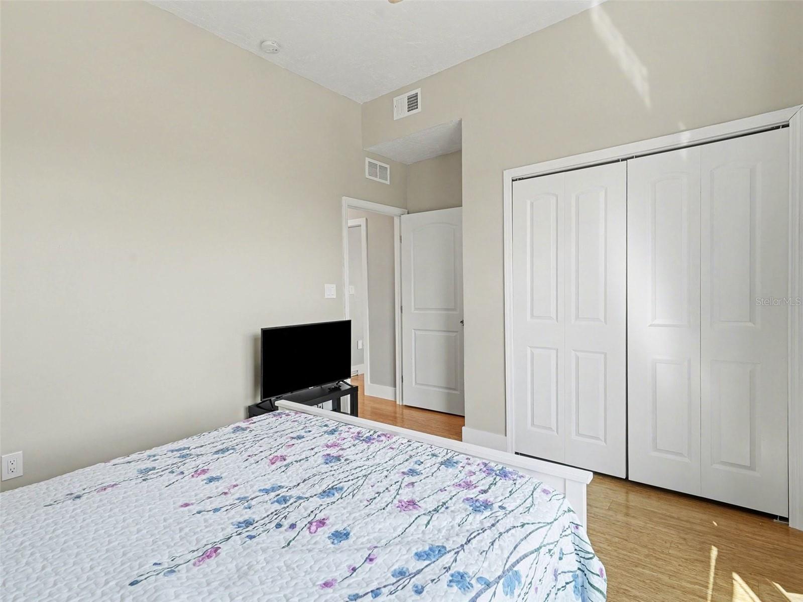 Image 29 of 36 For 306 Calendar Street