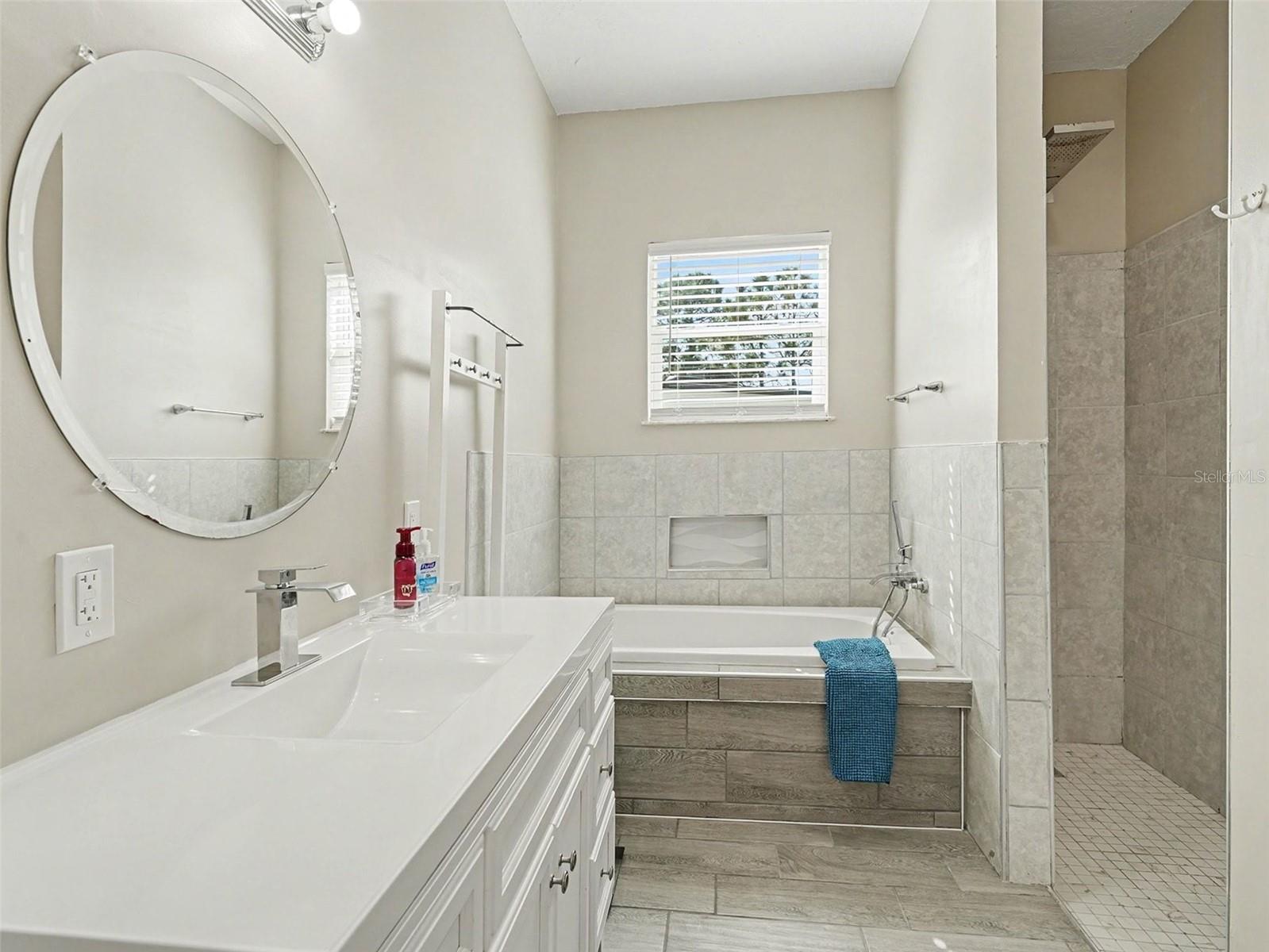 Image 30 of 36 For 306 Calendar Street