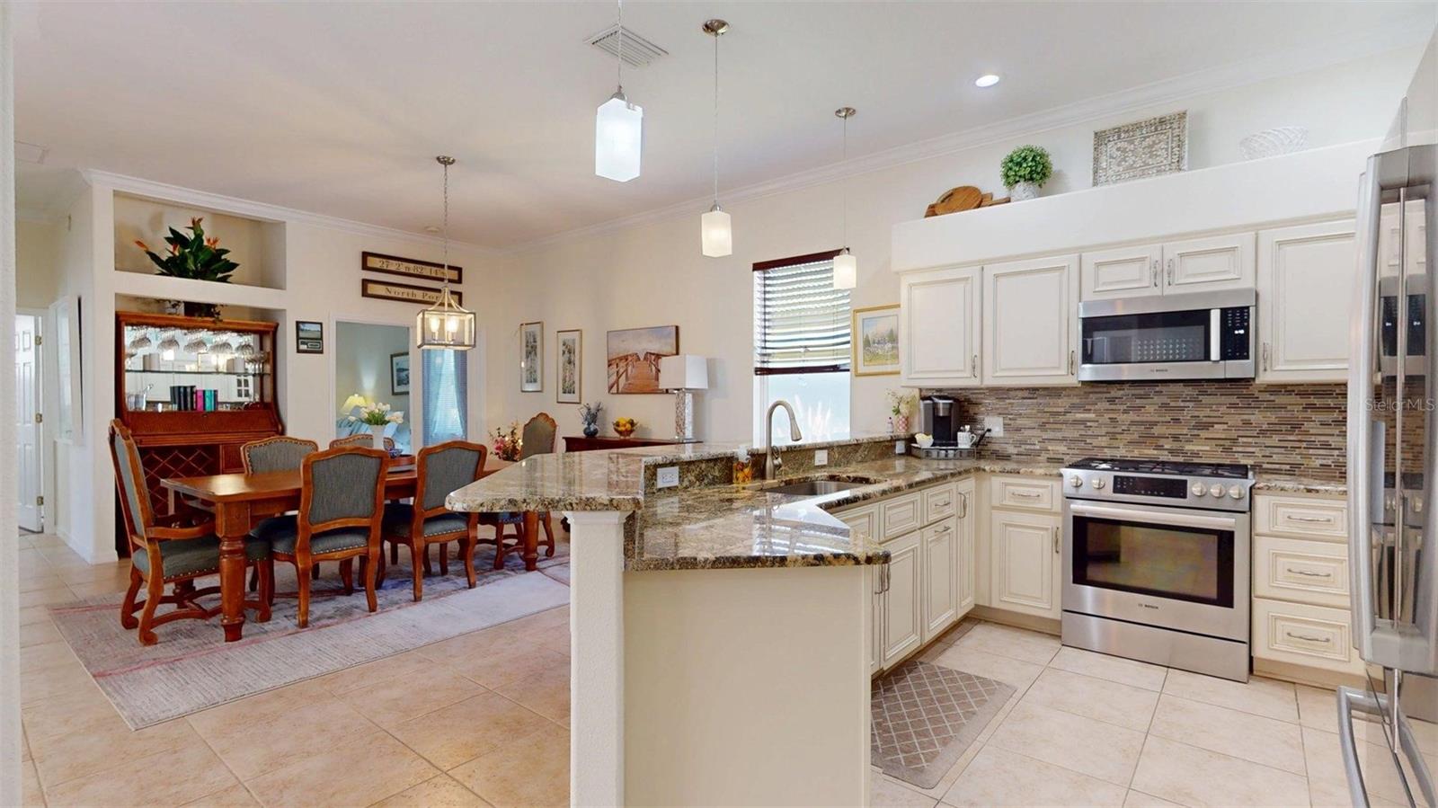 Image 11 of 51 For 2450 Silver Palm Road