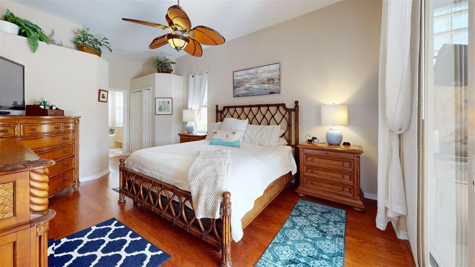 Image 33 of 51 For 2450 Silver Palm Road