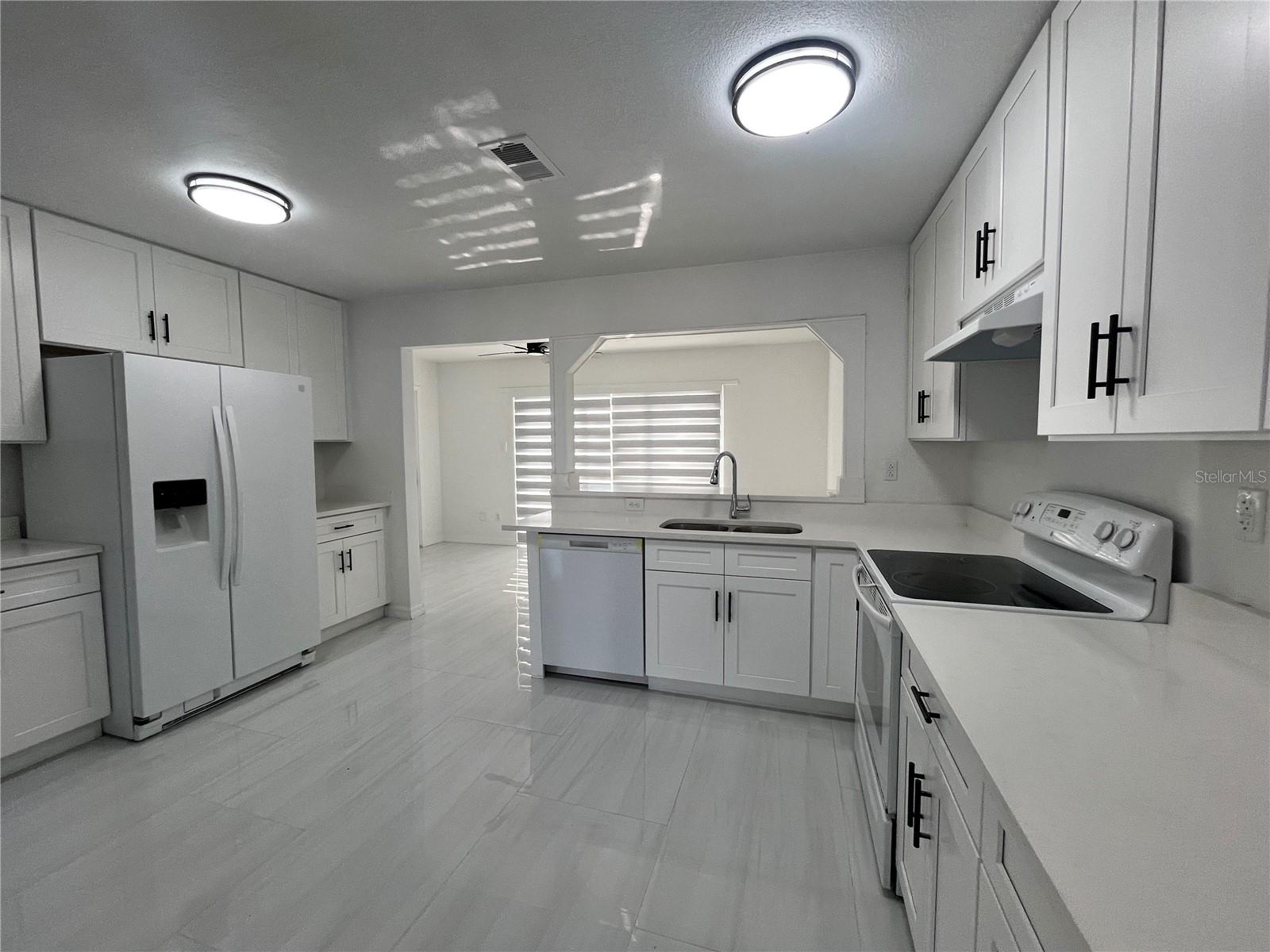 Image 3 of 18 For 18113 Cochran Boulevard