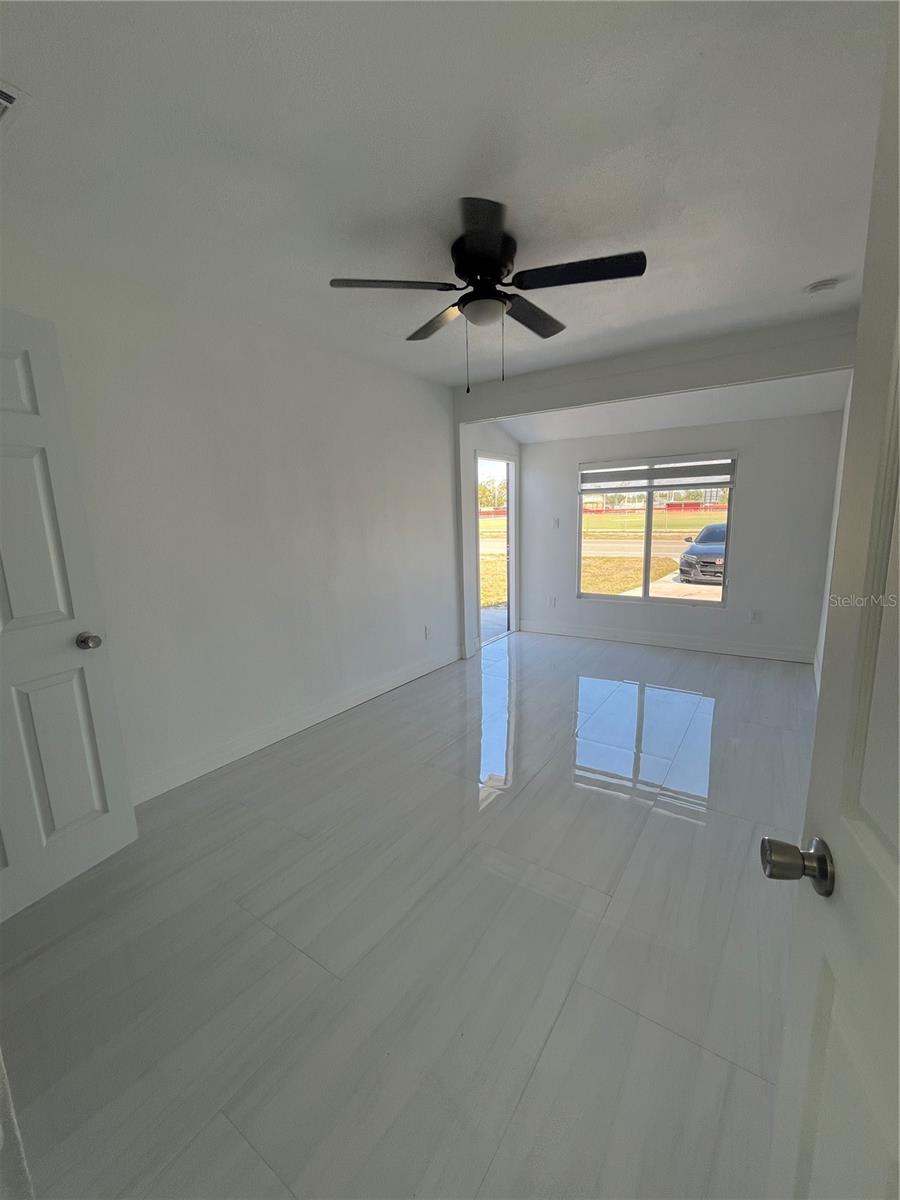 Image 4 of 18 For 18113 Cochran Boulevard