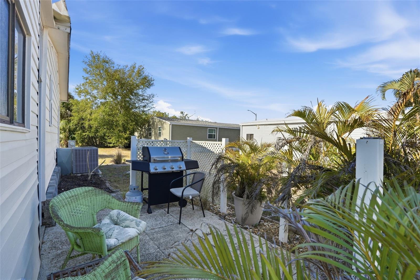 Image 24 of 41 For 763 Lakeside Drive