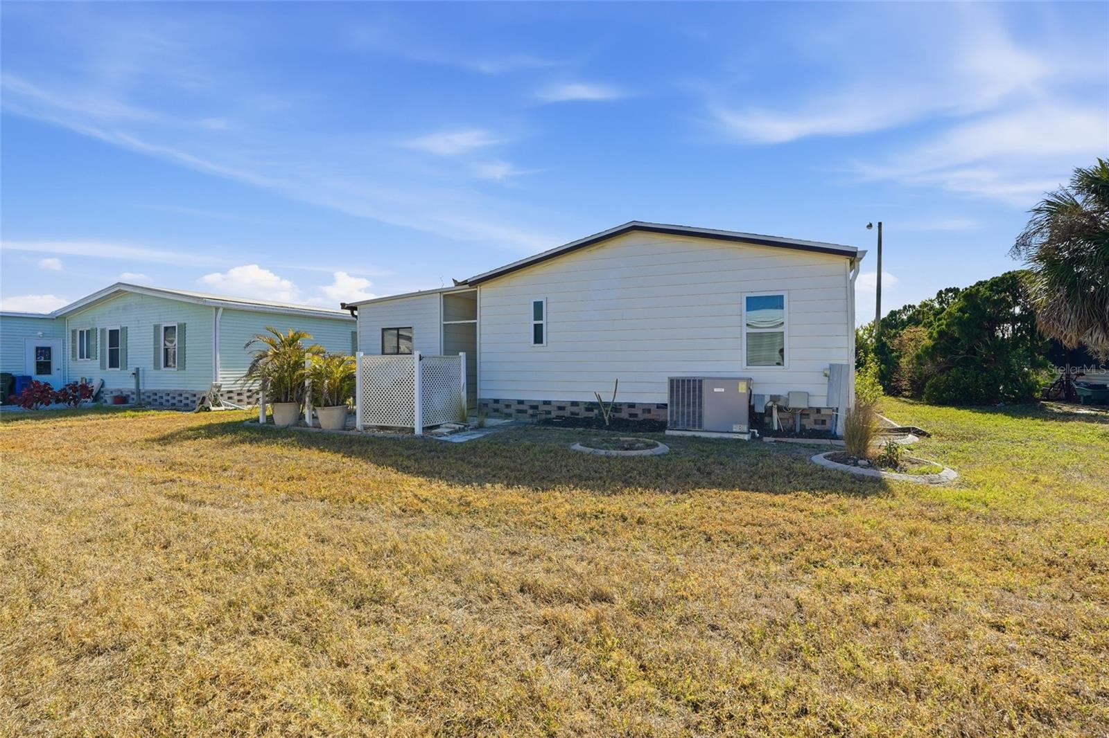 Image 26 of 41 For 763 Lakeside Drive