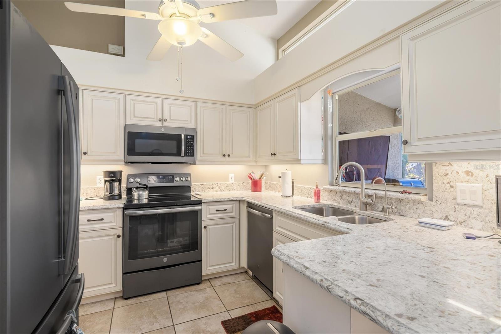 Image 11 of 43 For 4397 Mulgrave Avenue