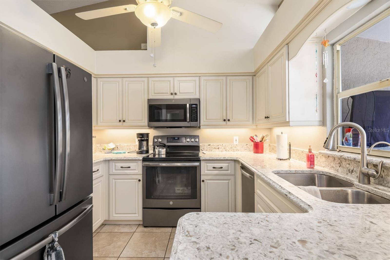 Image 12 of 43 For 4397 Mulgrave Avenue