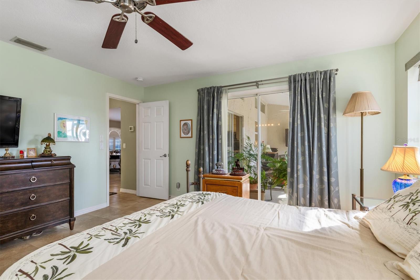 Image 16 of 43 For 4397 Mulgrave Avenue