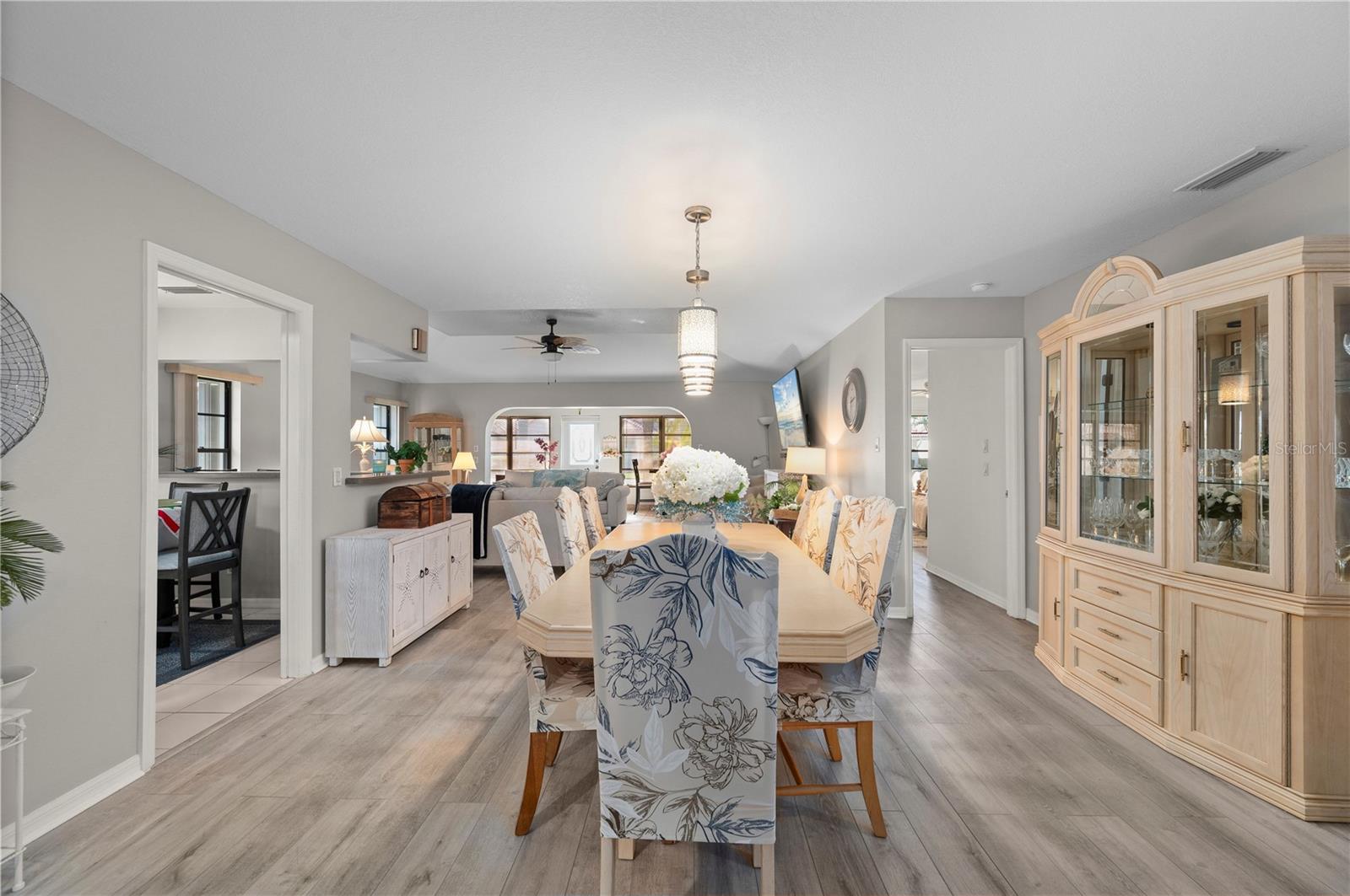 Image 11 of 50 For 11365 Essex Drive