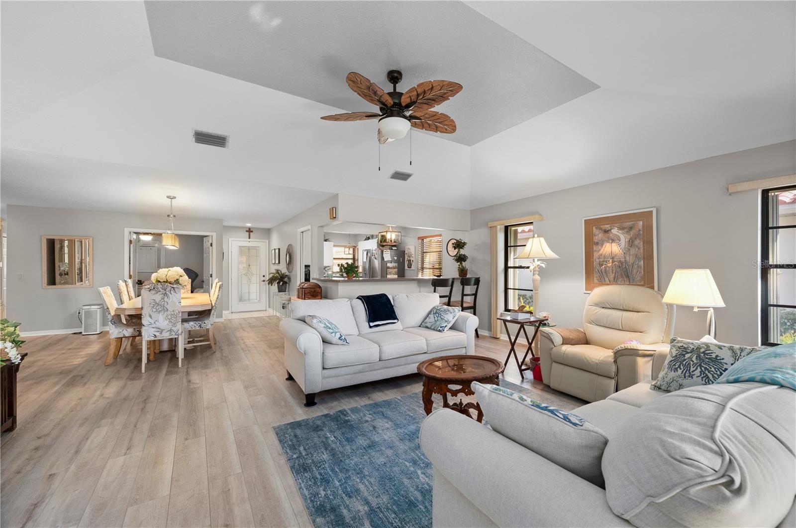 Image 15 of 50 For 11365 Essex Drive