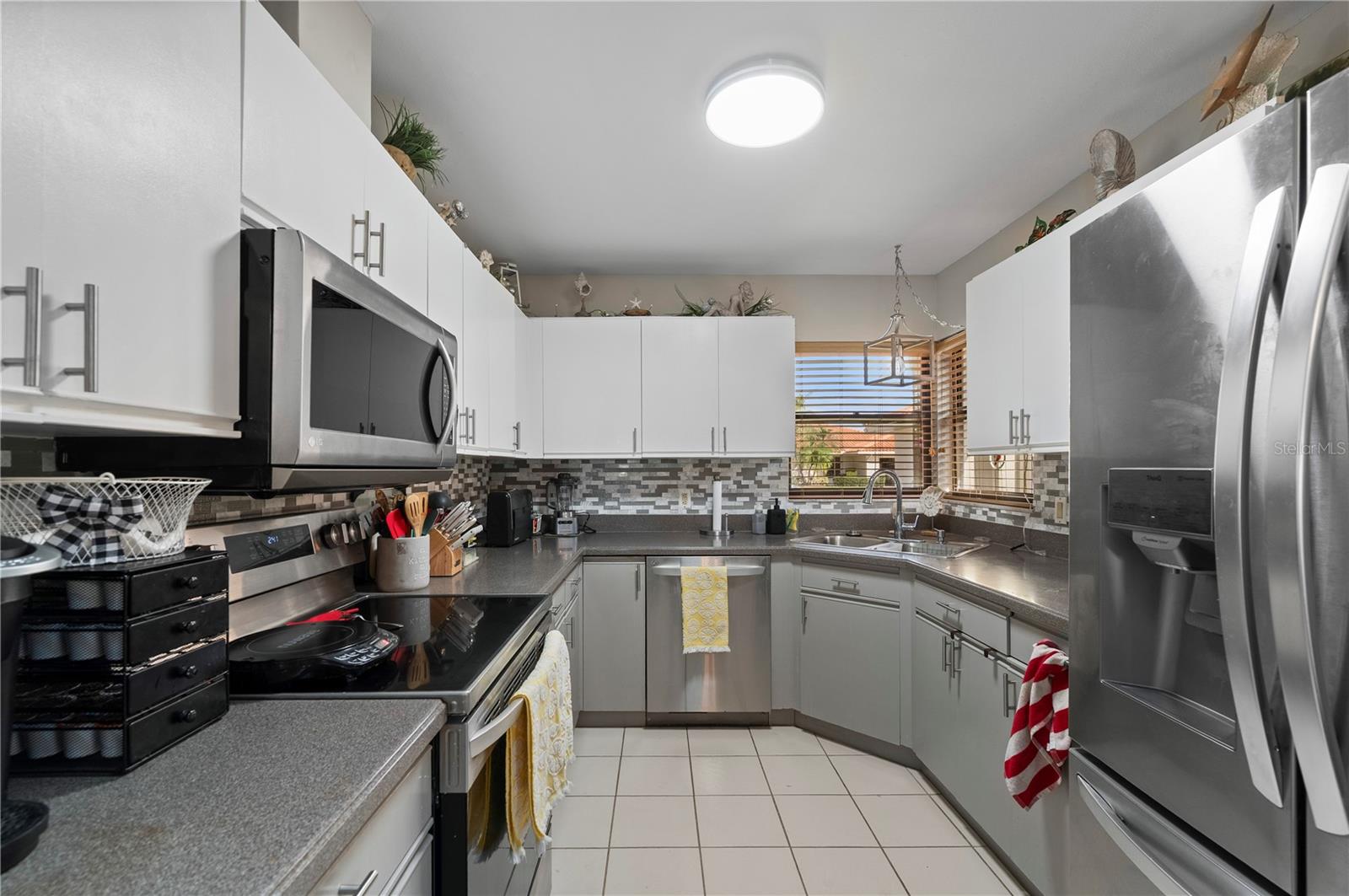 Image 21 of 50 For 11365 Essex Drive