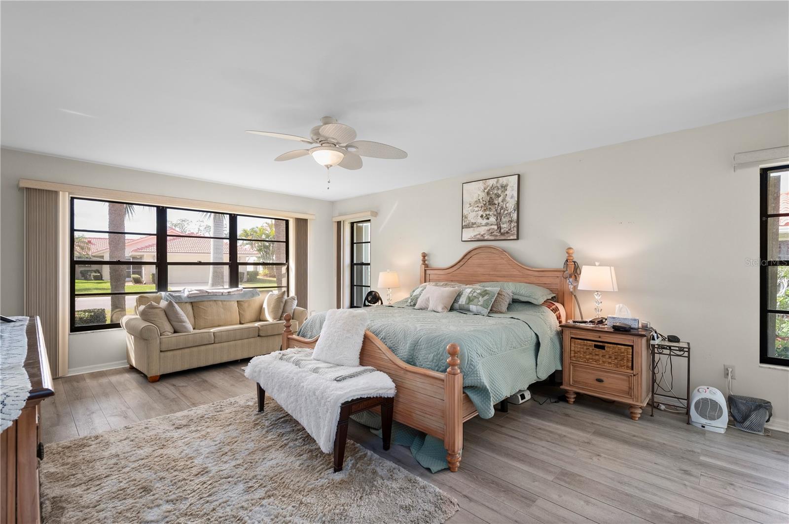 Image 26 of 50 For 11365 Essex Drive