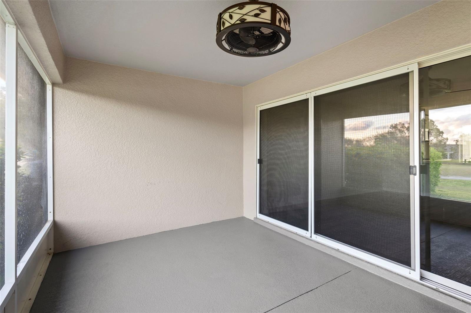 Image 27 of 40 For 26922 White Plains Way