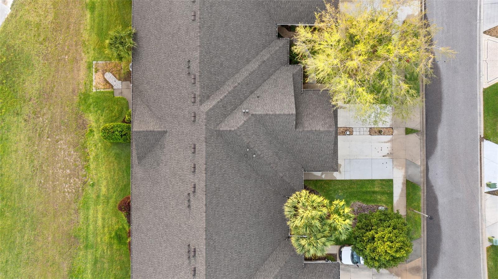 Image 31 of 40 For 26922 White Plains Way