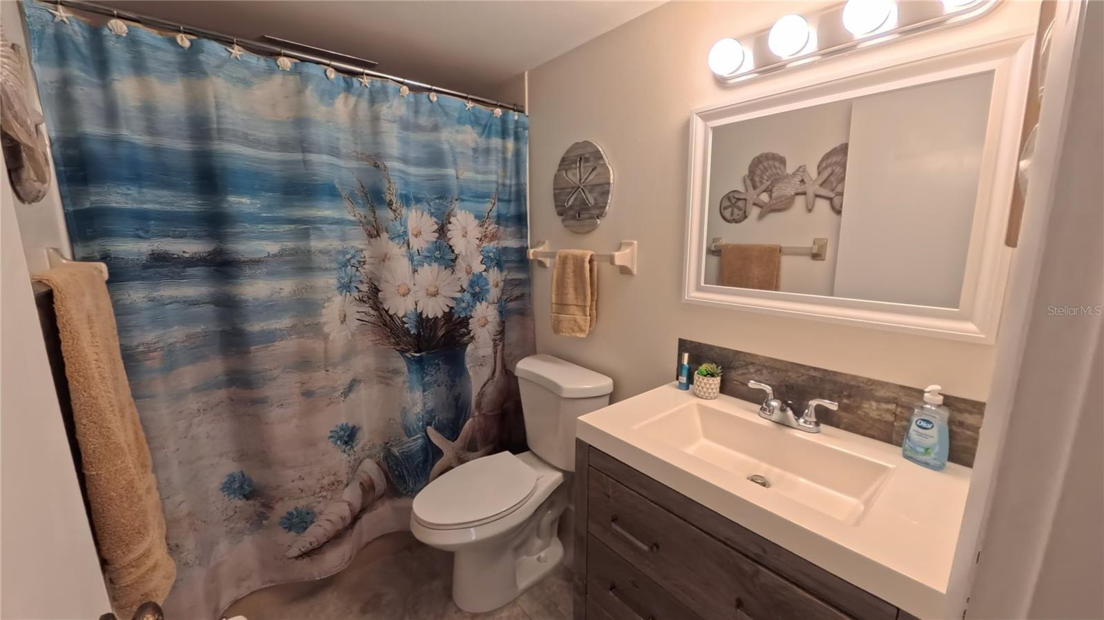 Image 37 of 43 For 2437 Harbor Boulevard 108