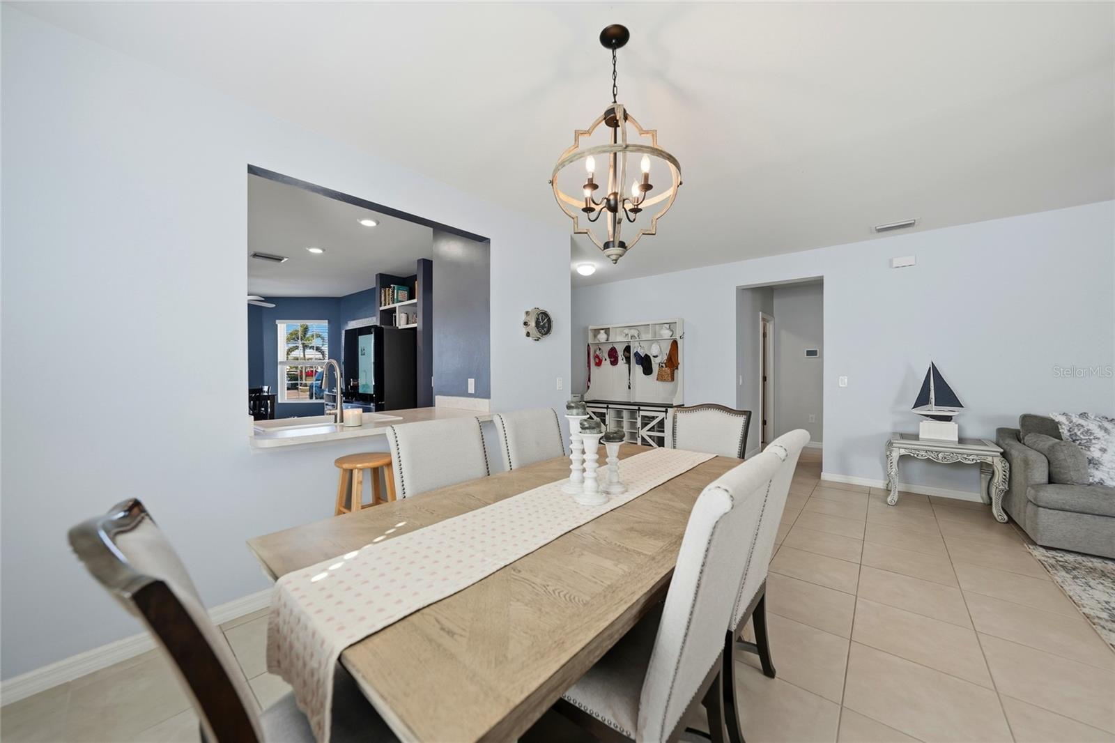 Image 12 of 53 For 27980 Arrowhead Circle