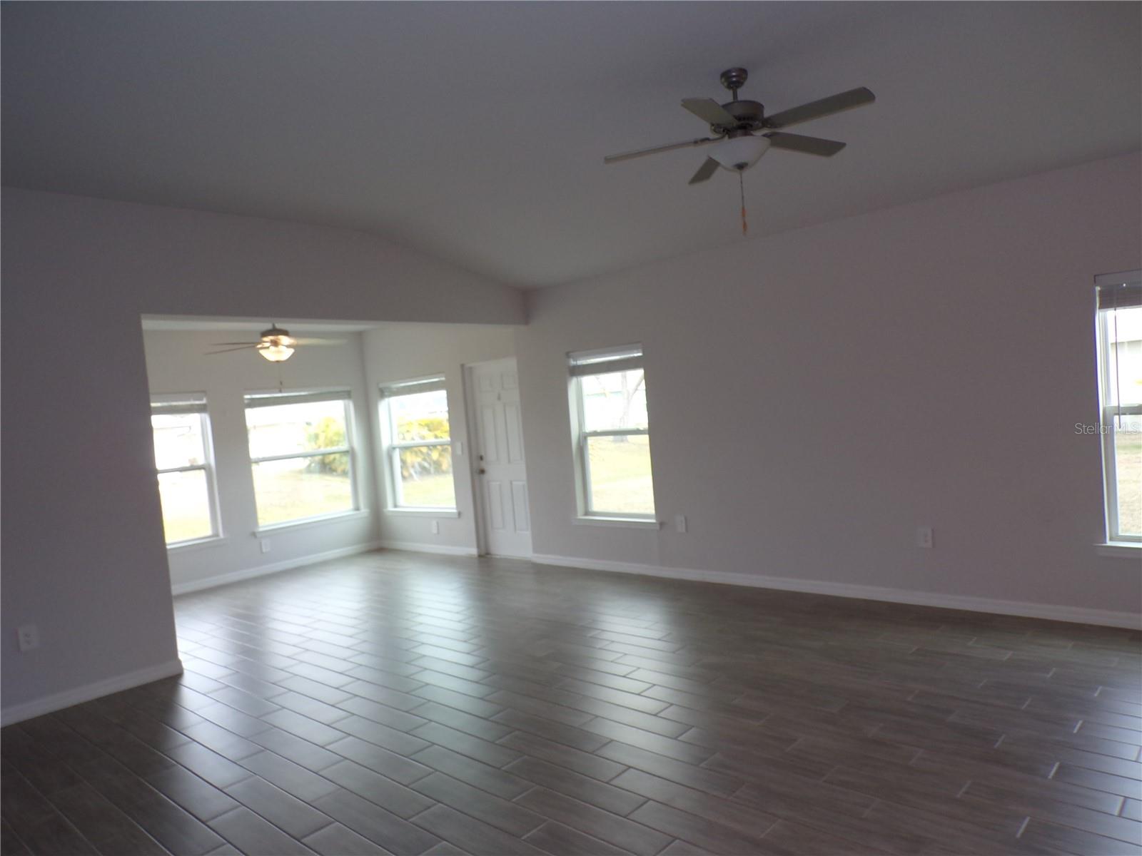 Image 13 of 34 For 25442 Colon Drive