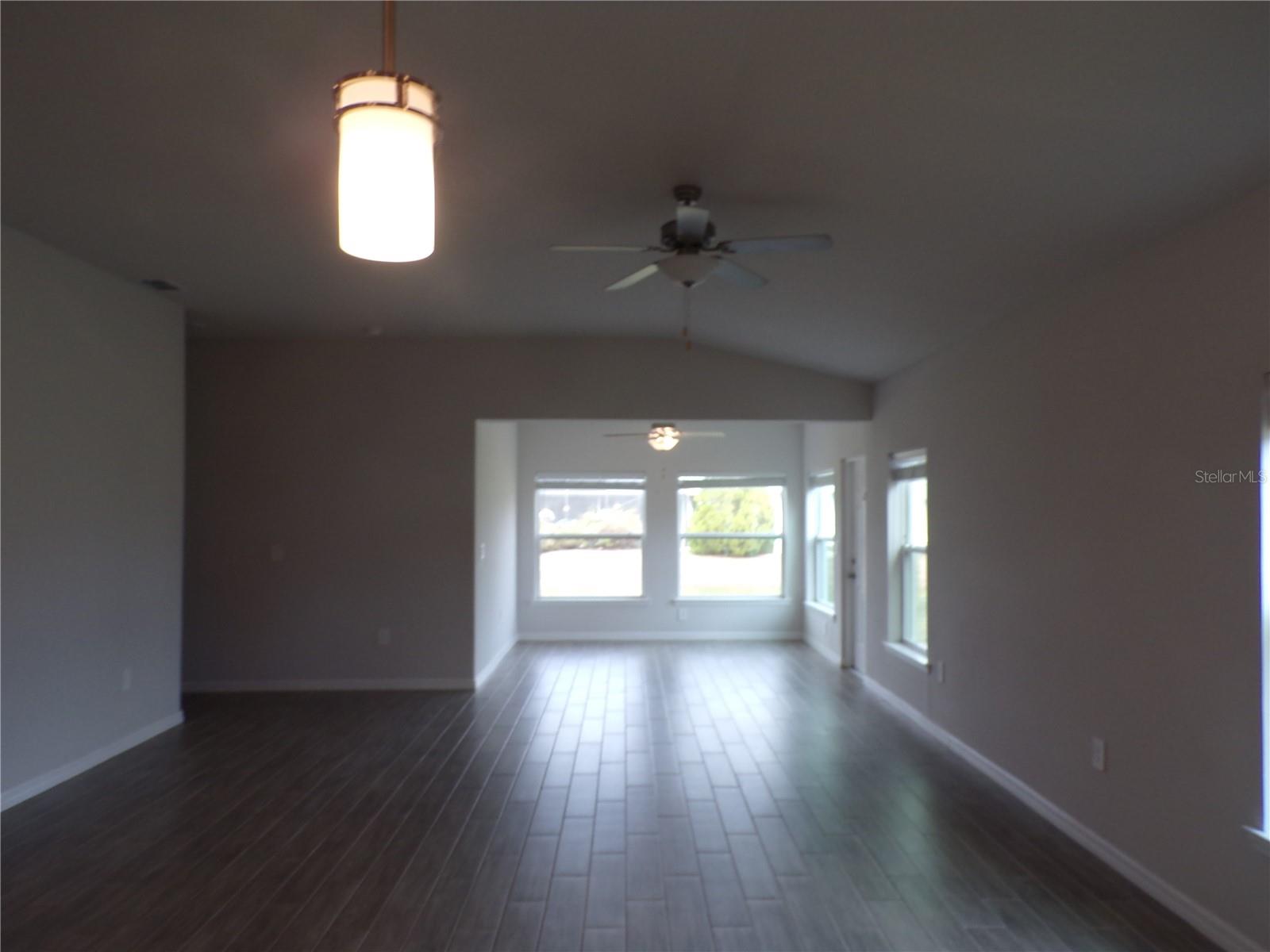 Image 16 of 34 For 25442 Colon Drive