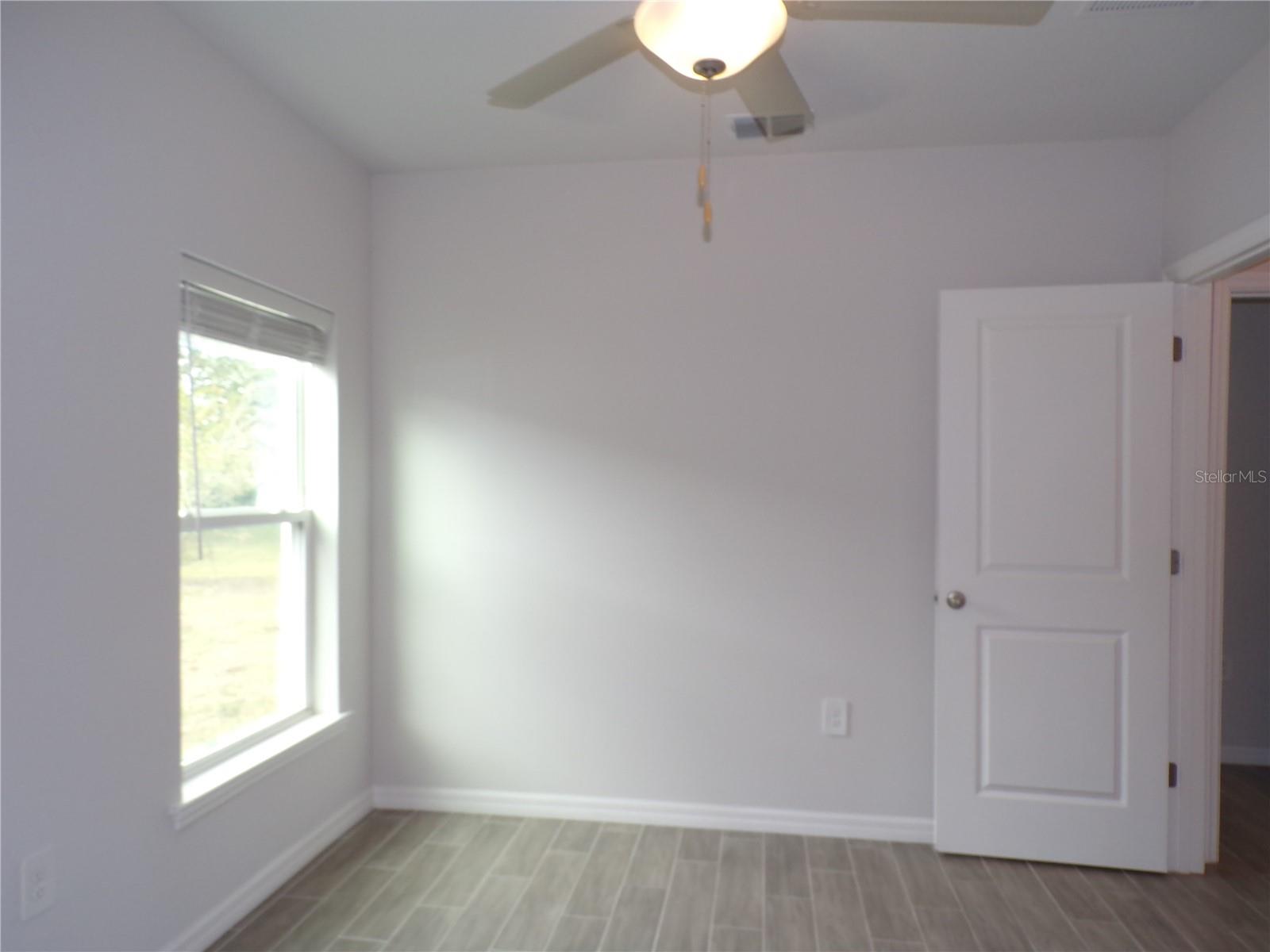 Image 17 of 34 For 25442 Colon Drive