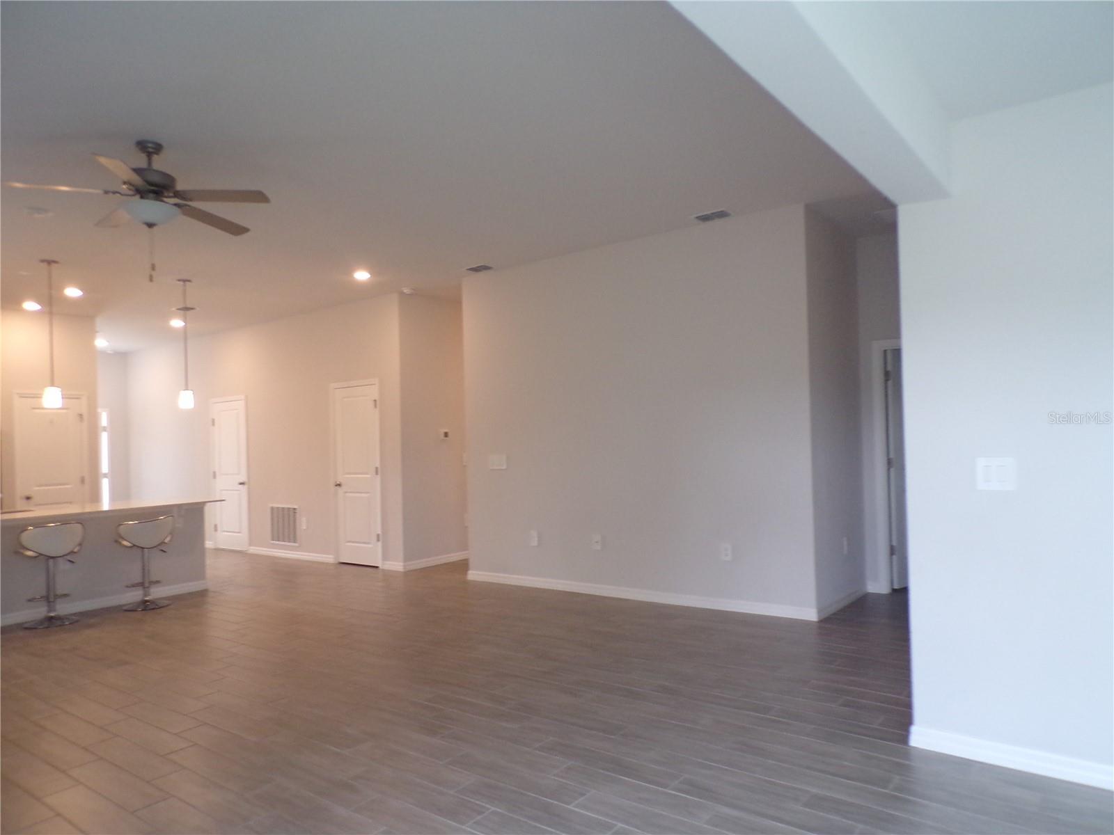 Image 27 of 34 For 25442 Colon Drive