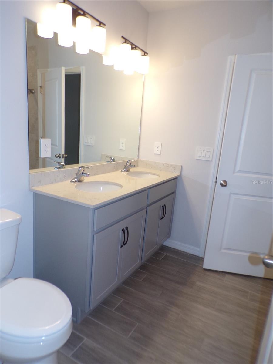 Image 8 of 34 For 25442 Colon Drive