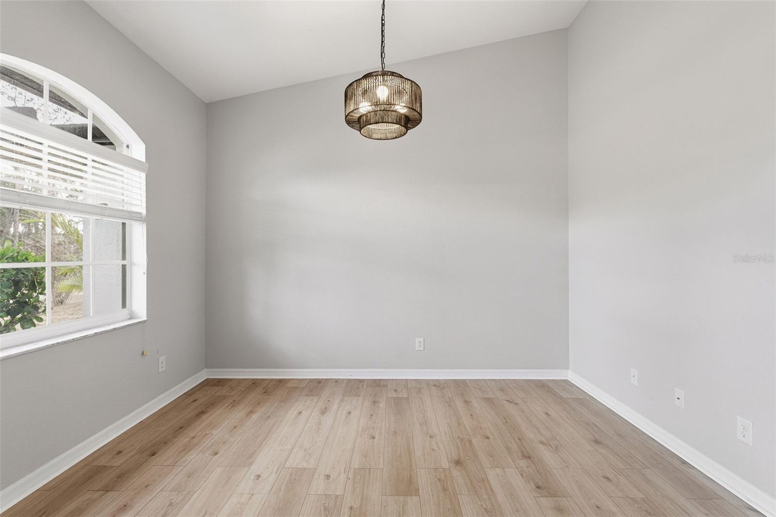 Image 9 of 49 For 1431 Torino Street