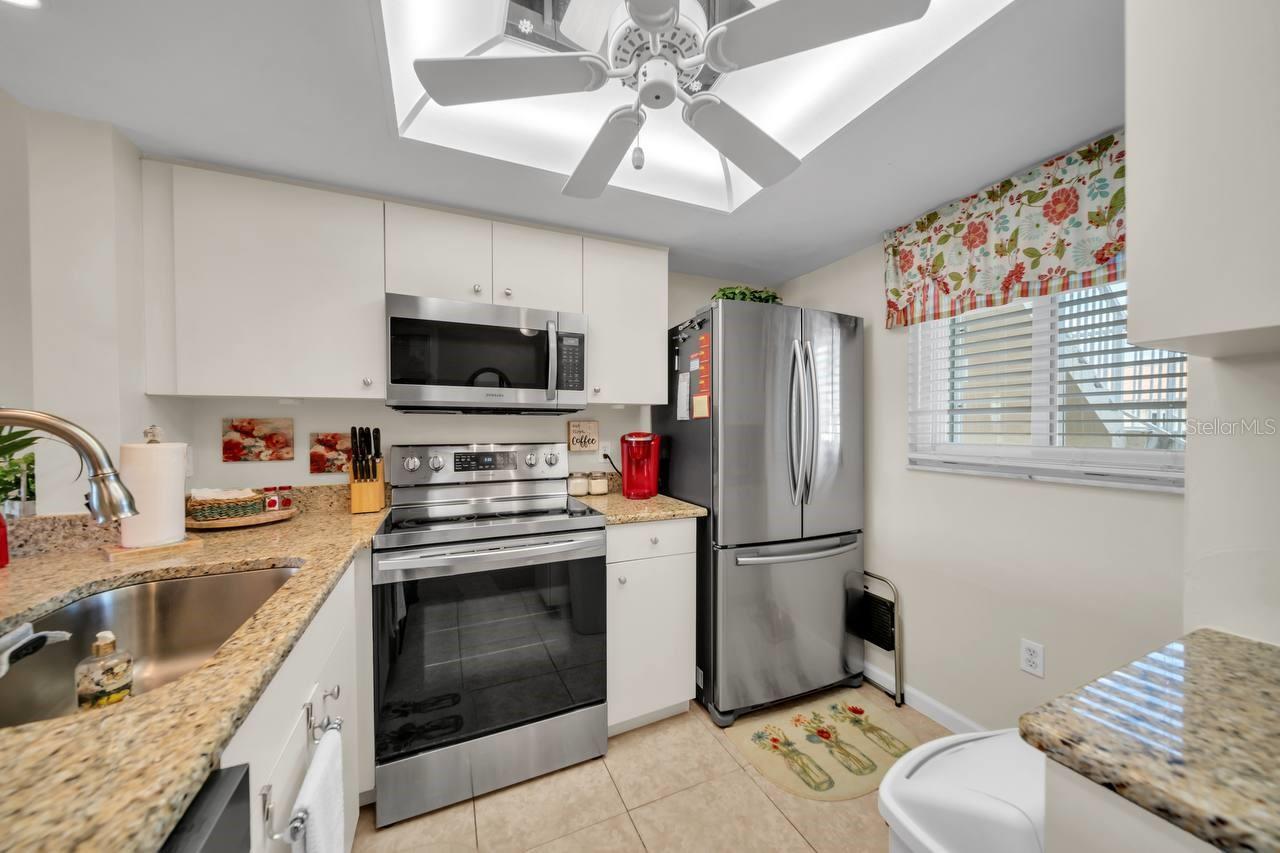 Image 12 of 50 For 25275 Rampart Boulevard 1601