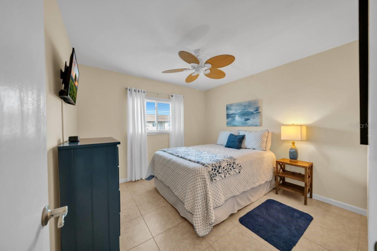 Image 23 of 50 For 25275 Rampart Boulevard 1601