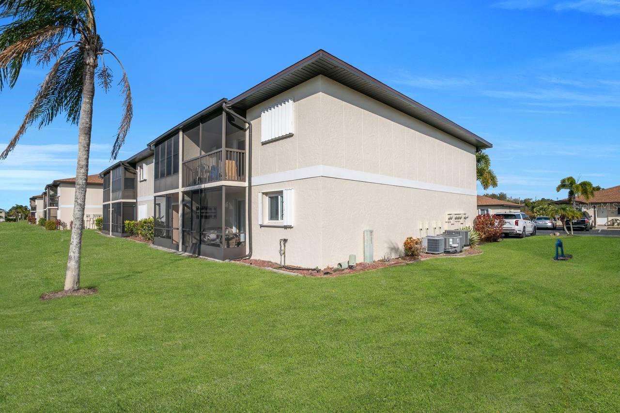 Image 36 of 50 For 25275 Rampart Boulevard 1601