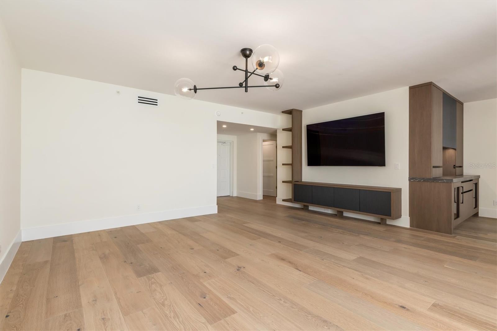 Image 10 of 60 For 980 Cape Marco Drive 1705