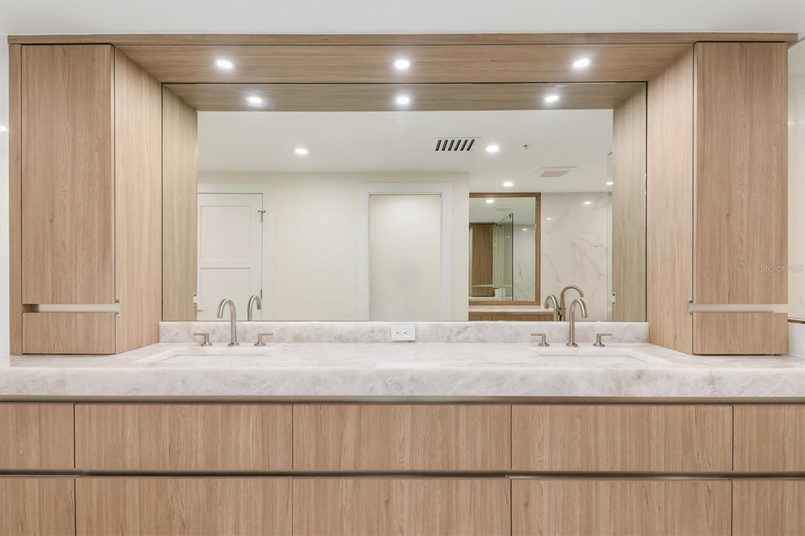 Image 24 of 60 For 980 Cape Marco Drive 1705