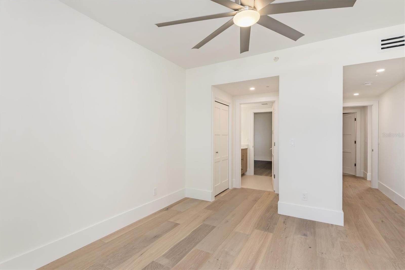 Image 28 of 60 For 980 Cape Marco Drive 1705