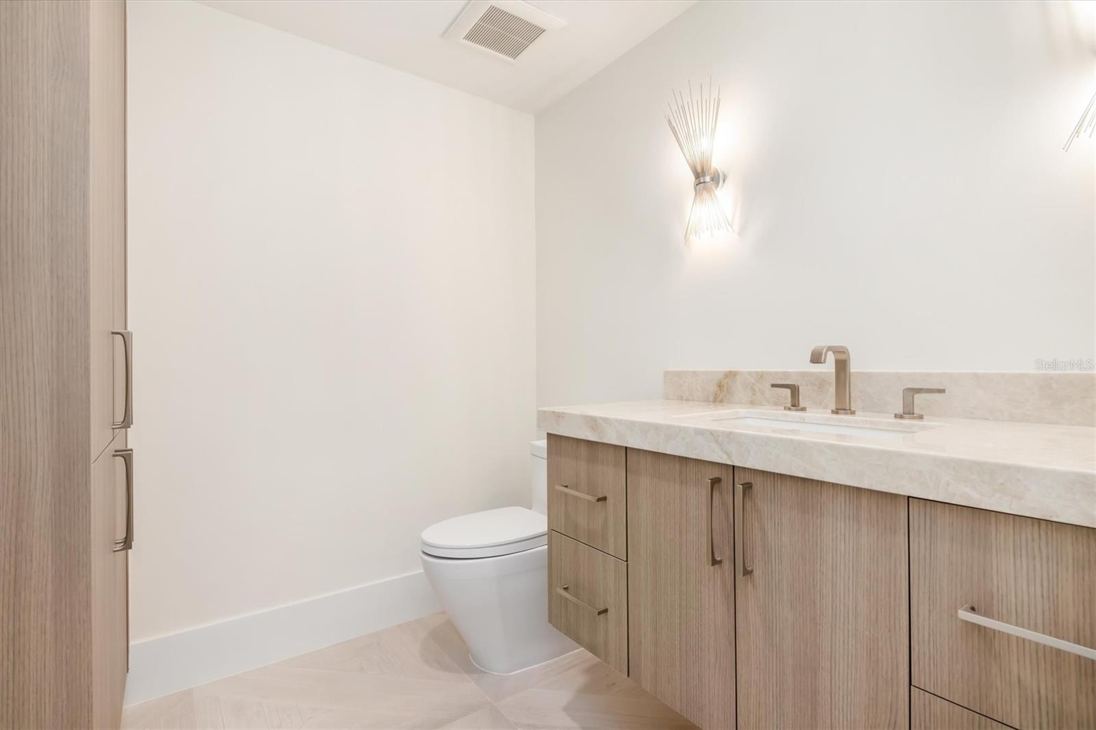 Image 32 of 60 For 980 Cape Marco Drive 1705