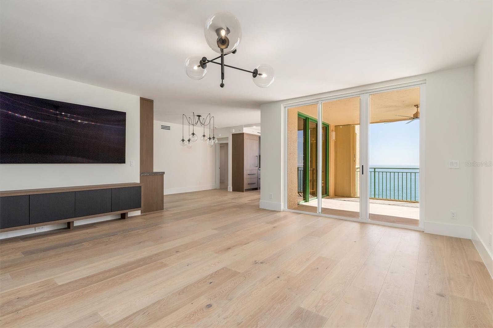 Image 5 of 60 For 980 Cape Marco Drive 1705